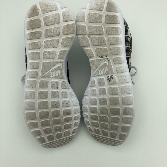 Women's Nike Roshe One Print Shoes 6.5 - Picture 7 of 7